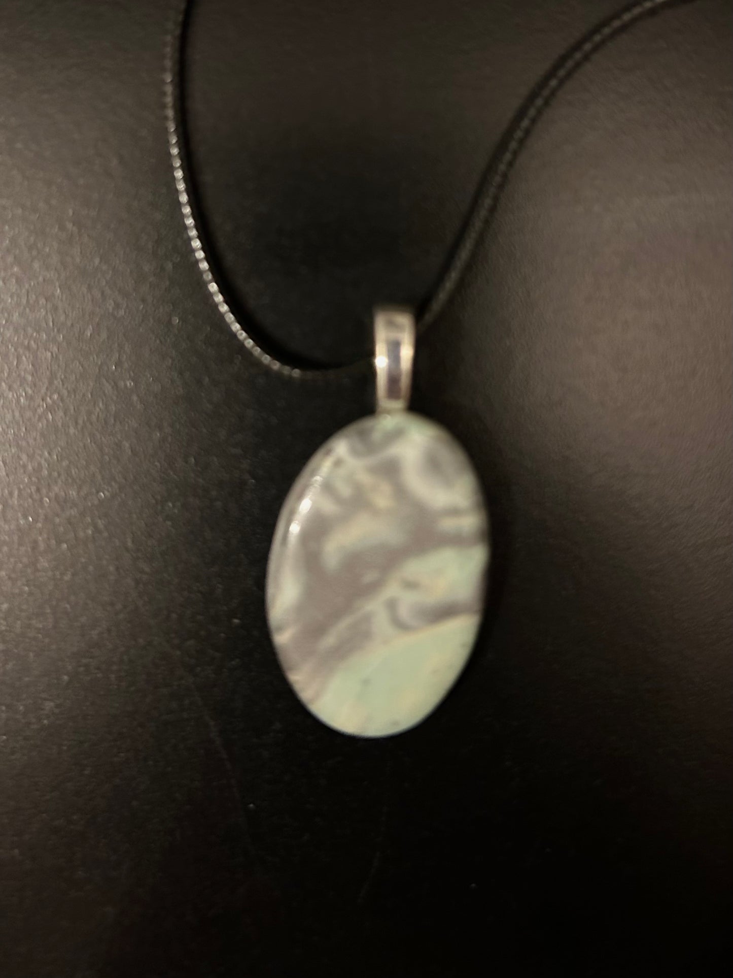 Porcelain Pendant “Strata”