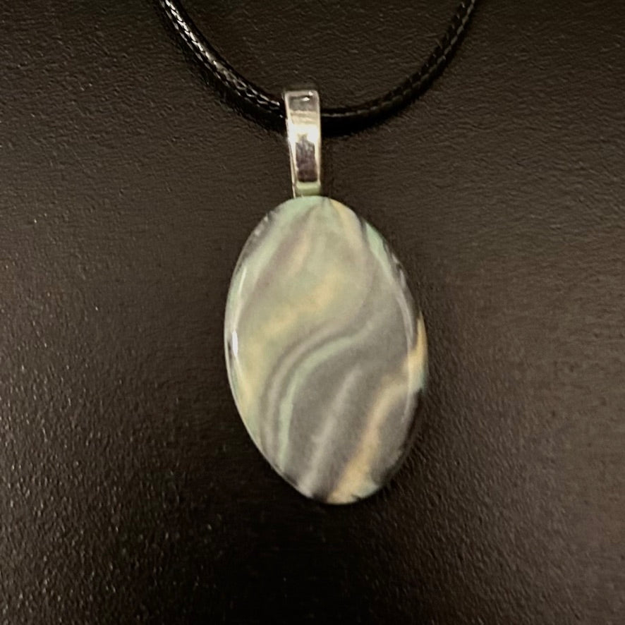 Porcelain Pendant “Strata”