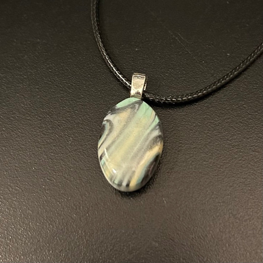Porcelain Pendant “Strata”